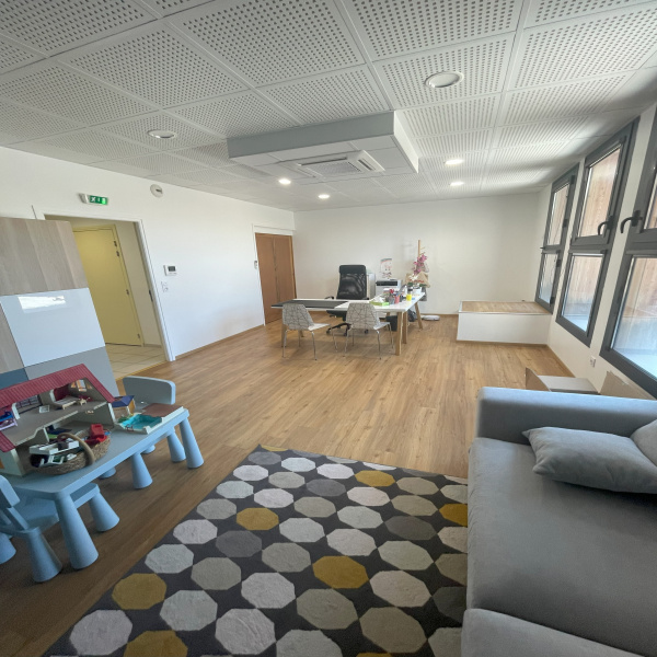 Location Immobilier Professionnel Local professionnel Les Mées 04190